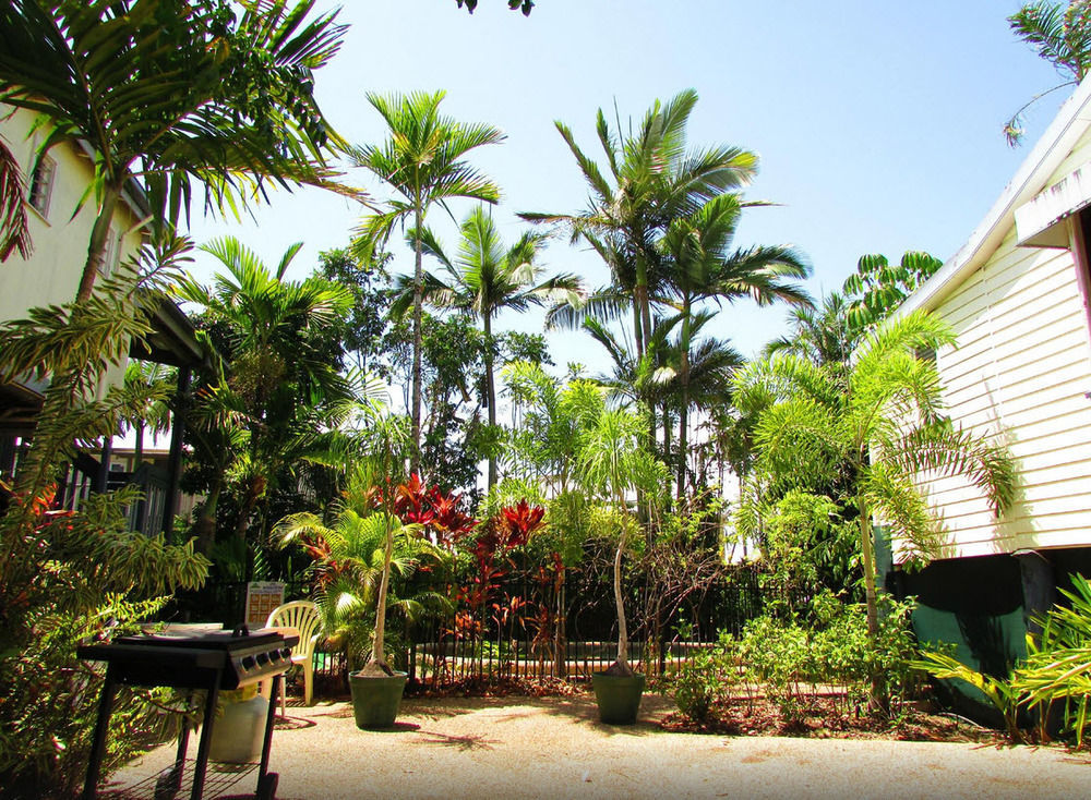 Travellers Paradise Cairns Luaran gambar The courtyard of the Old Museum Building