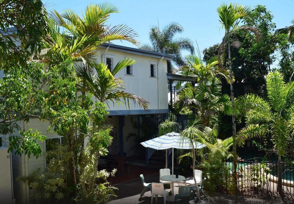 Travellers Paradise Cairns Luaran gambar The house from the rear